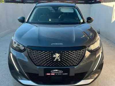 Używany Peugeot 2008 GT 131 KM (96 kW) 2022 Szary SUV