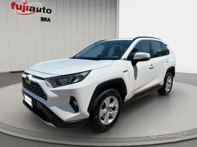 Usata Toyota RAV4 Hybrid Business Edition 218 CV (160 kW) 2022 White gloss SUV