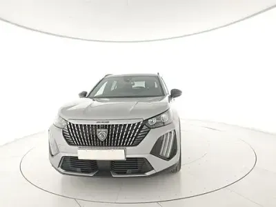 Usata Peugeot 2008 Allure 101 CV (74 kW) 2025 Argento SUV