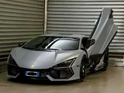 Nuova Lamborghini Revuelto 825 CV (606 kW) 2025 Grigio Coupé