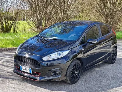 Usata Ford Fiesta ST-Line 75 CV (55 kW) 2017 Nero Utilitaria