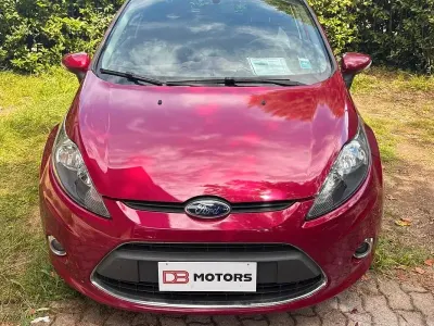 Usata Ford Fiesta Titanium 82 CV (60 kW) 2009 Viola Berlina
