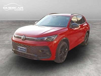 Begagnad VW Tiguan Allspace R-line 193 HK (141 kW) 2024 Röd SUV