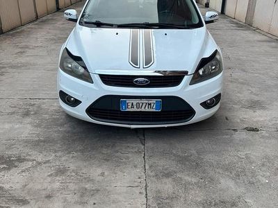 Usata Ford Focus Titanium 90 CV (66 kW) 2010 Bianco Berlina