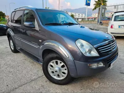 Usata SsangYong Rexton 165 CV (121 kW) 2006 Grigio SUV