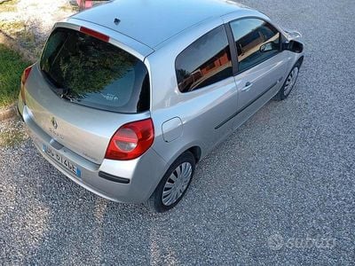 Usata Renault Clio II 75 CV (55 kW) 2008 Grigio Utilitaria