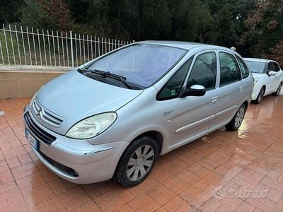 Usata Citroën Xsara Picasso 90 CV (66 kW) 2007 Grigio Monovolume