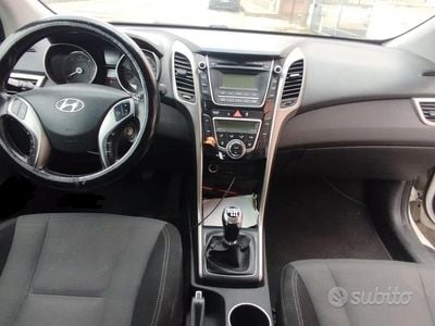 Usata Hyundai i30 128 CV (94 kW) 2014 Bianco Berlina