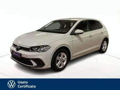 Usata VW Polo Life 95 CV (69 kW) 2023 Grigio / pastello Utilitaria