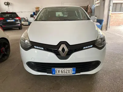 Usata Renault Clio IV 73 CV (53 kW) 2014 Bianco Berlina