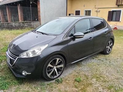 Usata Peugeot 208 Allure 114 CV (83 kW) 2014 Grigio Utilitaria