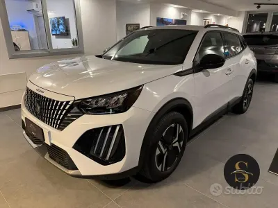 Usata Peugeot 2008 Allure 101 CV (74 kW) 2025 Bianco SUV