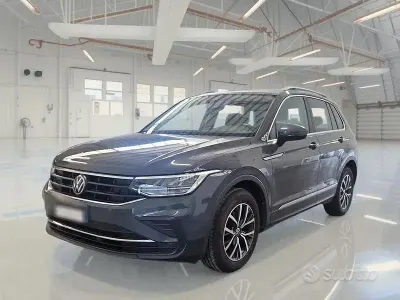 Usata VW Tiguan Life 149 CV (109 kW) 2022 Grigio SUV