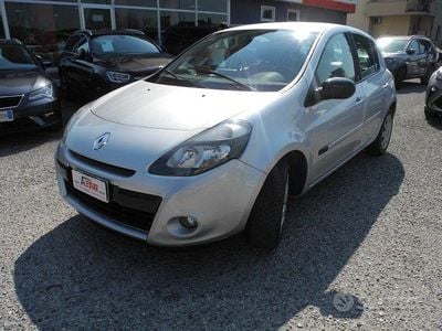 Usata Renault Clio II 65 CV (47 kW) 2010 Grigio Berlina