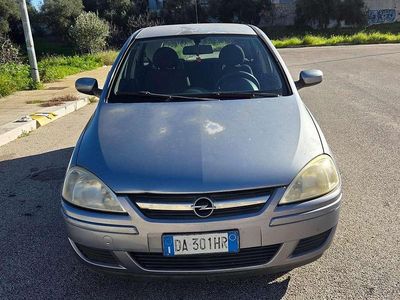 Usata Opel Corsa 69 CV (50 kW) 2006 Argento Berlina