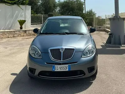 Usata Lancia Ypsilon 69 CV (50 kW) 2011 Grigio Utilitaria