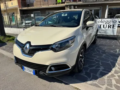 Usado Renault Captur 90 CV (66 kW) 2013 Beige SUV