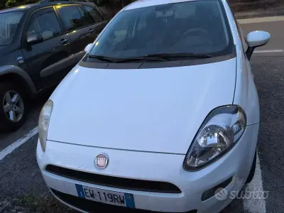 Usata Fiat Grande Punto 75 CV (55 kW) 2014 Bianco Utilitaria