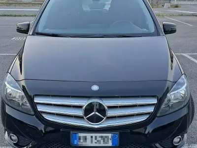 Usata Mercedes B200 Executive 136 CV (100 kW) 2013 Nero Utilitaria