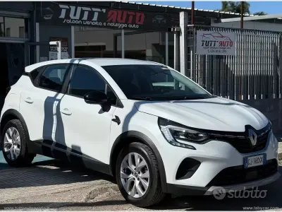 Usata Renault Captur Business 91 CV (66 kW) 2022 Bianco SUV