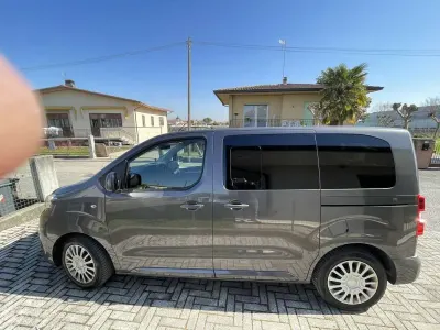 Usata Toyota Proace Verso 120 CV (88 kW) 2019 Grigio Station wagon