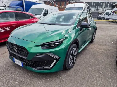 Nuova Renault Clio V Evolution 114 CV (83 kW) 2026 Verde Utilitaria