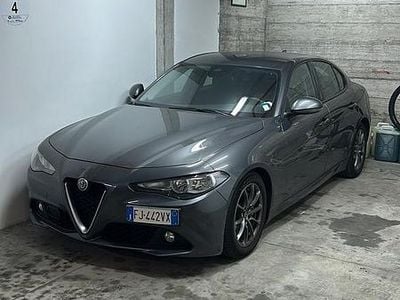 Usata Alfa Romeo Giulia 150 CV (110 kW) 2017 Grigio Berlina