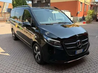 Usata Mercedes V250 Avantgarde 190 CV (139 kW) 2025 Nero Monovolume