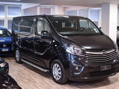 Nero Usata 2015 Opel Vivaro Monovolume | 21.900 € (Molto cara)