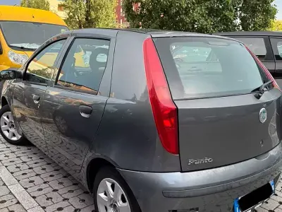 Usata Fiat Punto 60 CV (44 kW) 2004 Utilitaria