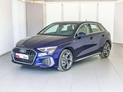 Usata Audi A3 S-Line 204 CV (150 kW) 2024 Blu navarra metallizzato Berlina