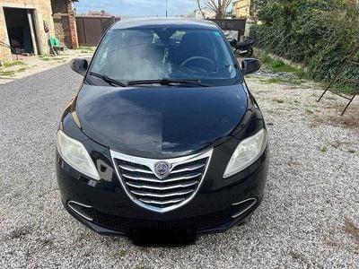 Usata Lancia Ypsilon Gold 69 CV (50 kW) 2012 Nero Utilitaria