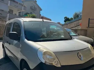 Usata Renault Kangoo 75 CV (55 kW) 2011 Grigio Monovolume