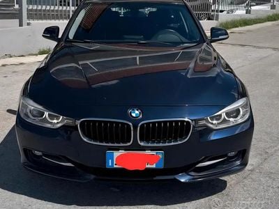 Usata BMW 320 Sport Line 184 CV (135 kW) 2012 Blu Station wagon