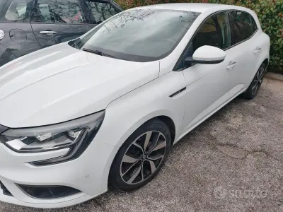 Usata Renault Mégane 116 CV (85 kW) 2019 Bianco Berlina