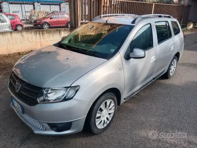 Usata Dacia Logan MCV Lauréate 90 CV (66 kW) 2014 Grigio Station wagon