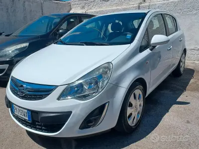 Usata Opel Corsa 86 CV (63 kW) 2012 Bianco Utilitaria