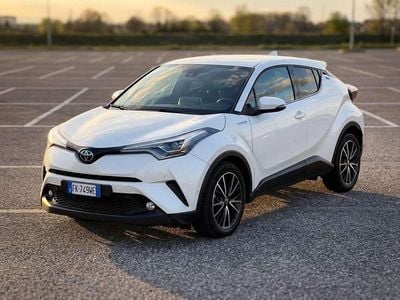 Usata Toyota C-HR Lounge 98 CV (72 kW) 2017 SUV