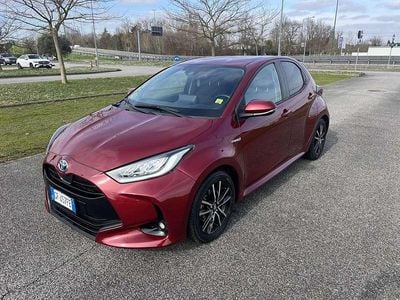 Usata Toyota Yaris Hybrid Style 92 CV (67 kW) 2021 Rosso Berlina