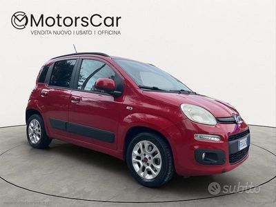 Usata Fiat Panda Lounge 95 CV (69 kW) 2016 Rosso Utilitaria