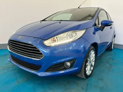 Usata Ford Fiesta 101 CV (74 kW) 2013 Blu/azzurro Berlina