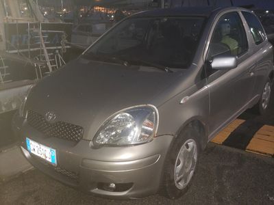 usata Toyota Yaris 1.0 3 porte