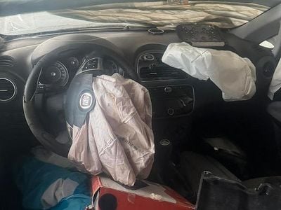 Usata Fiat Punto 77 CV (56 kW) 2015 Bianco Utilitaria