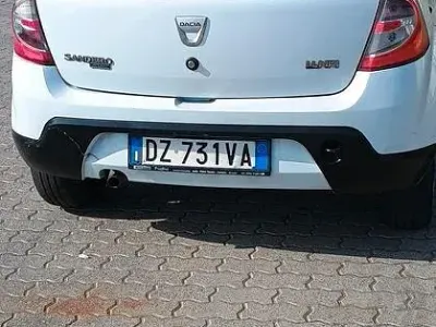 Usata Dacia Sandero 75 CV (55 kW) 2009 Bianco Berlina