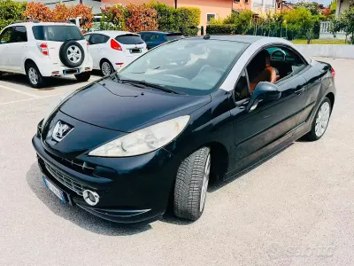 Usata Peugeot 207 CC 120 CV (88 kW) 2008 Nero Cabrio