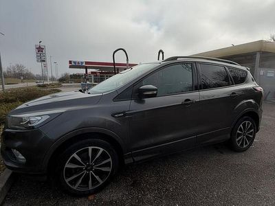 Usata Ford Kuga ST-Line 120 CV (88 kW) 2018 Grigio SUV