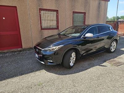 Infiniti Q30
