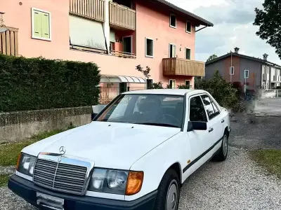 Usata Mercedes 190 1988 Bianco Berlina