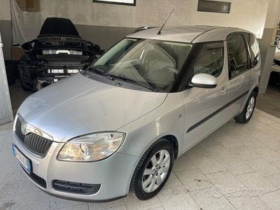 Usata Skoda Roomster Sport 86 CV (63 kW) 2008 Grigio Monovolume