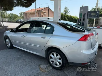 Usata Renault Laguna III 150 CV (110 kW) 2009 Grigio Berlina